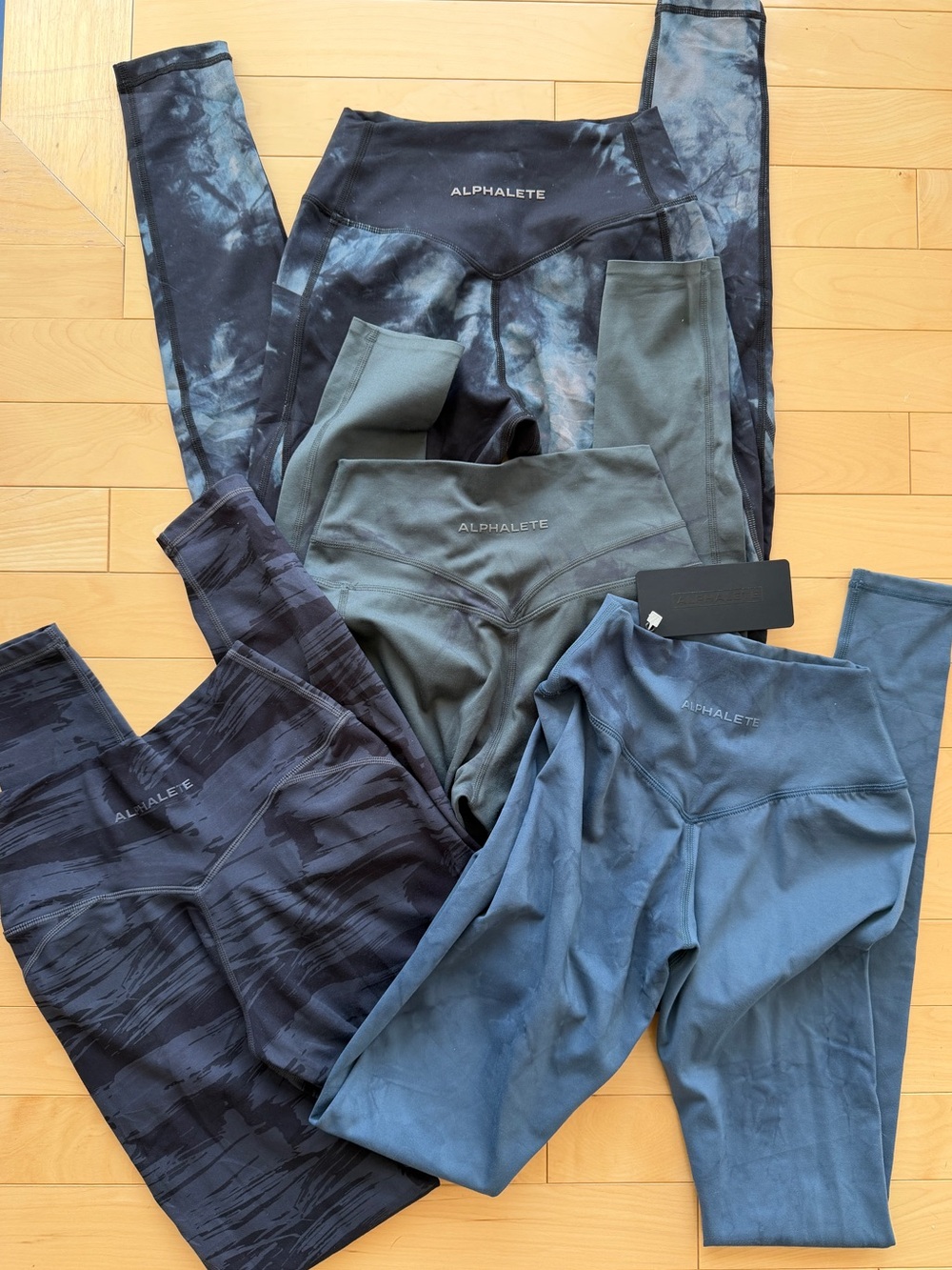 Alphalete legging lot size XS
